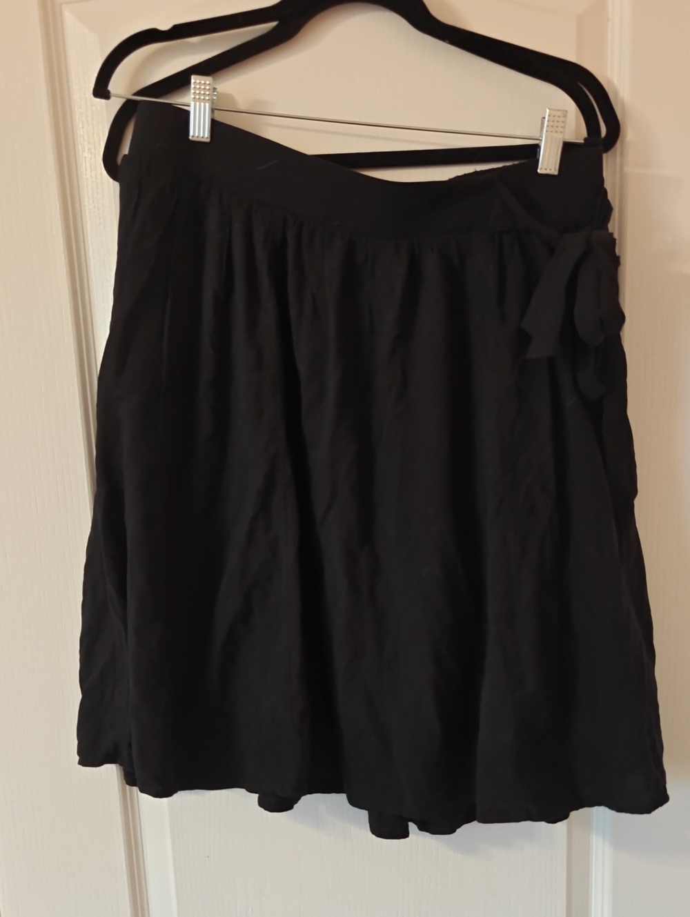 Retro Chic Torrid Black A-Line Tie-Waist Skirt